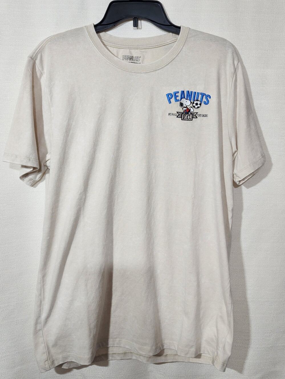 Snoopy soccer men's medium shirt